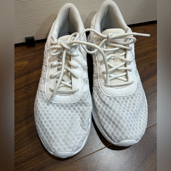 SOLD Adidas white running/athletic  shoes size 9 - Picture 7 of 11